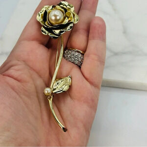 Vintage Large Rose Brooch with Pearl Center Goldtone 4.25” Statement Gla…